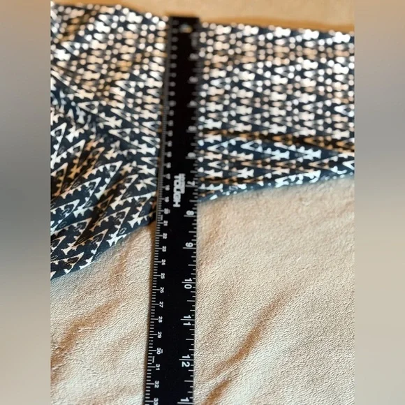 L.L. Bean Navy White Supima Cotton Patterned VNeck 3/4 sleeve Top, 1X 2 for $30 - Picture 9 of 9